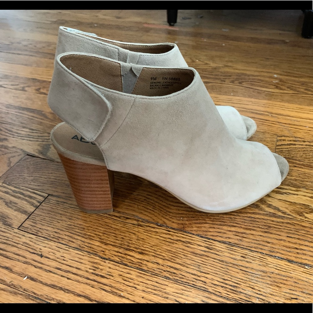 Abound tan block heel peep toe 9